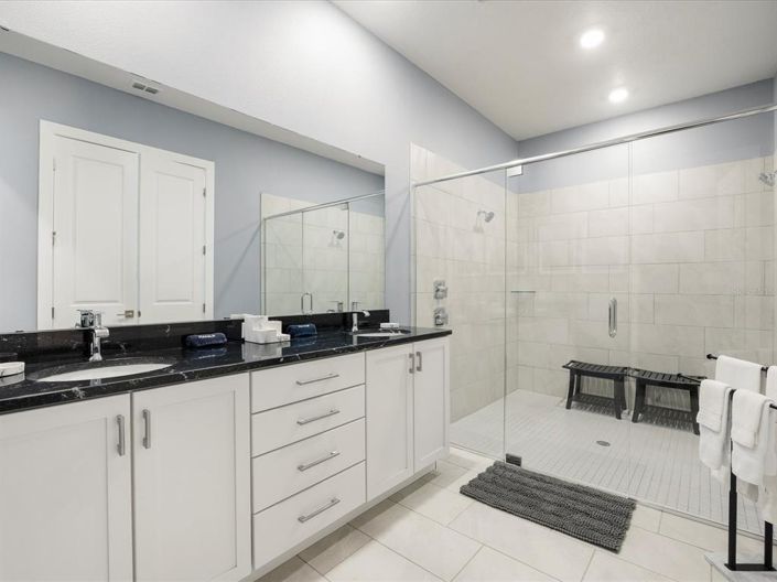 Image No.23-10 Bed Property for sale