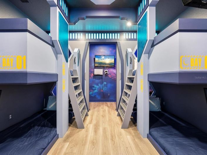 Image No.26-10 Bed Property for sale