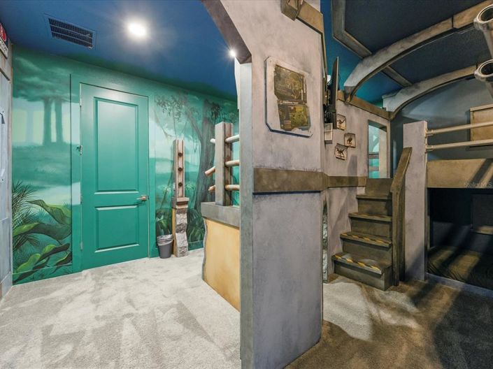 Image No.34-10 Bed Property for sale