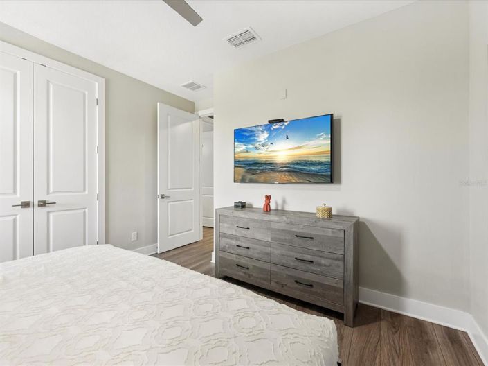 Image No.37-10 Bed Property for sale