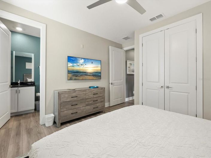 Image No.40-10 Bed Property for sale