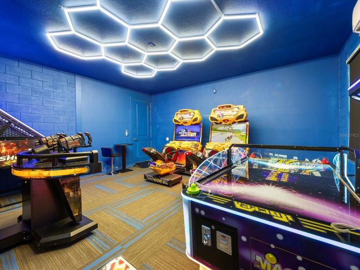 Image No.53-10 Bed Property for sale