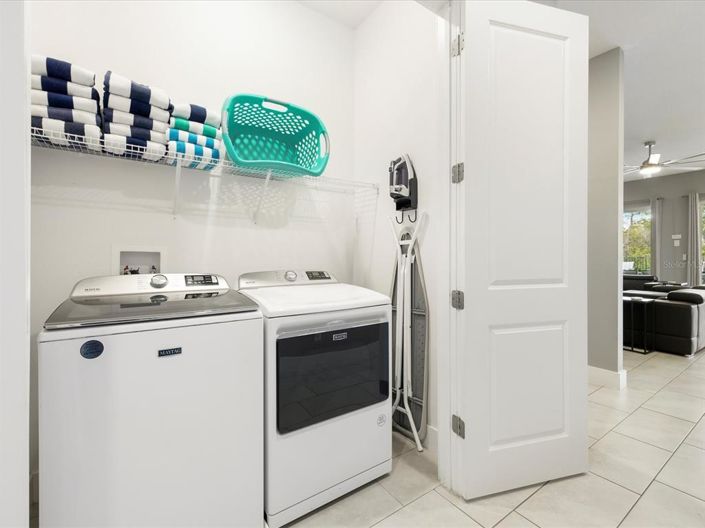 Image No.56-10 Bed Property for sale