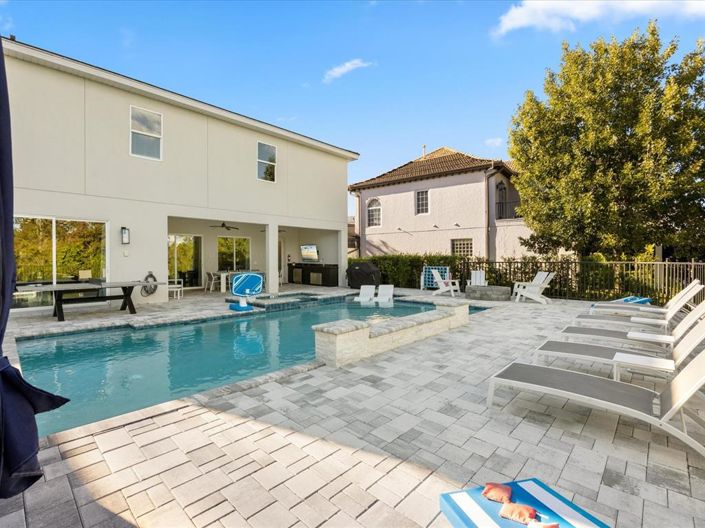 Image No.57-10 Bed Property for sale