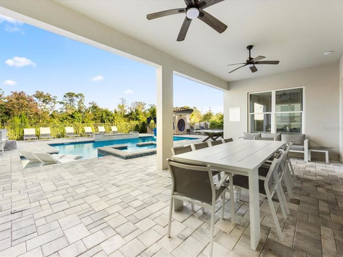 Image No.62-10 Bed Property for sale