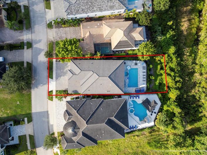 Image No.63-10 Bed Property for sale