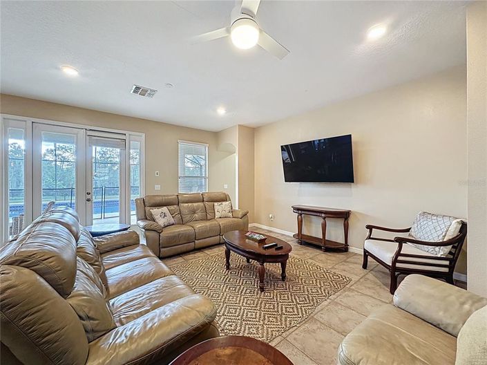 Image No.12-Propriété de 8 chambres à vendre à Kissimmee