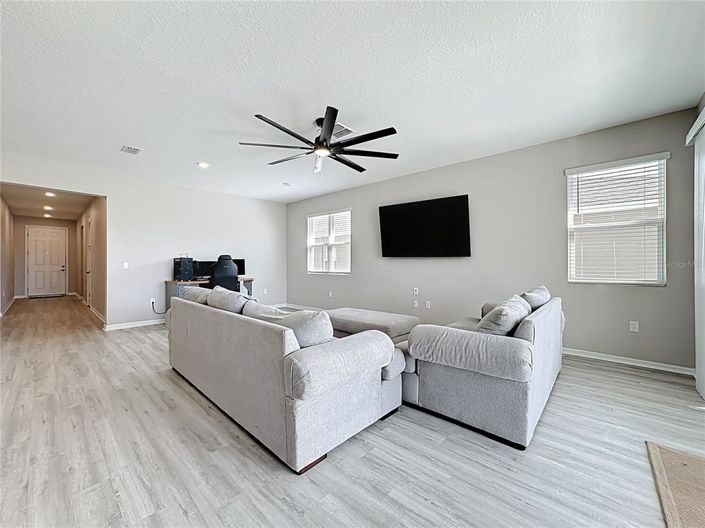 Image No.13-4 Bed Property for sale