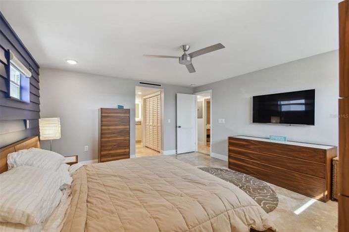 Image No.20-2 Bed Property for sale