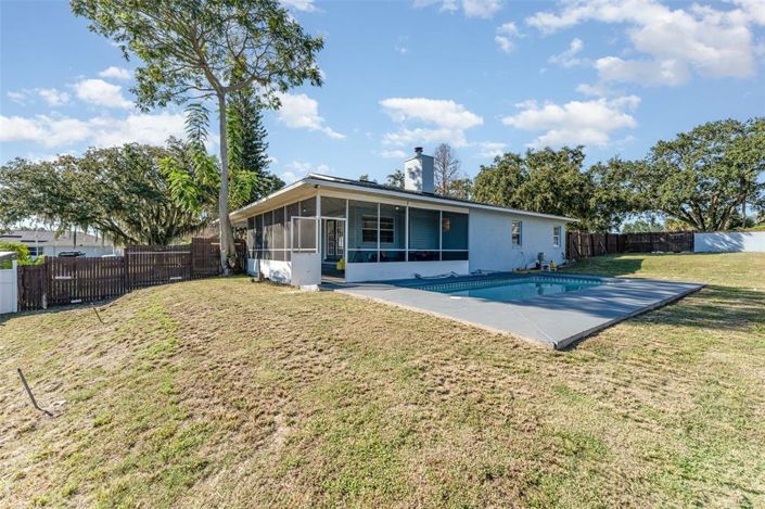 Image No.17-3 Bed Property for sale