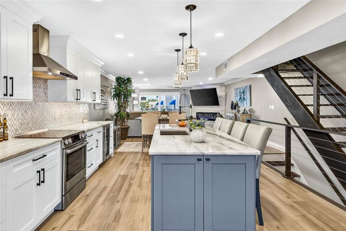 Image No.12-2 Bed Property for sale