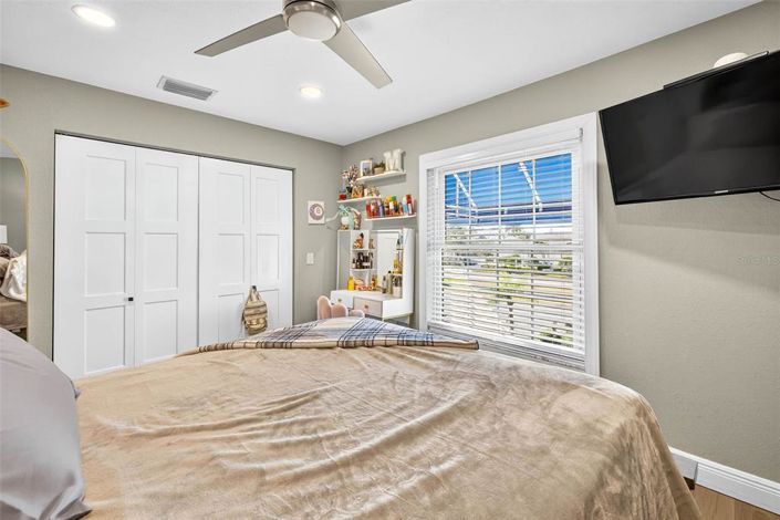 Image No.28-2 Bed Property for sale