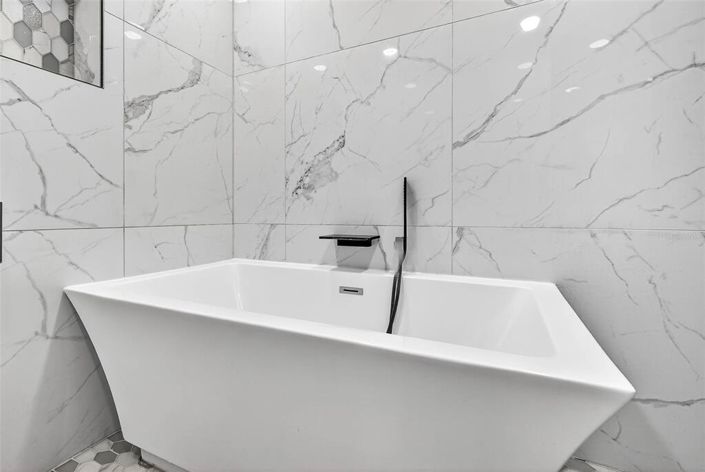 Image No.37-2 Bed Property for sale