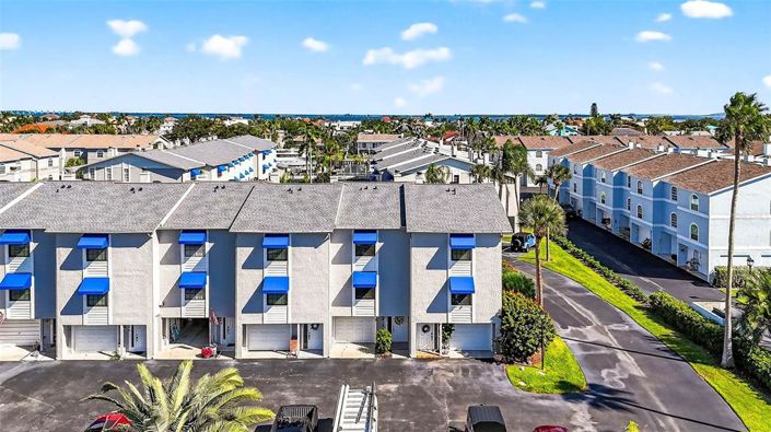 Image No.44-2 Bed Property for sale