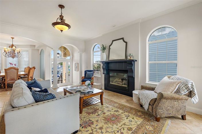 Image No.22-5 Bed Property for sale