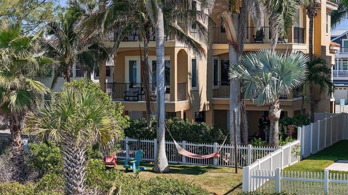 Image No.73-5 Bed Property for sale