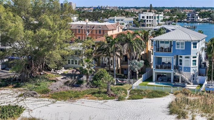 Image No.74-5 Bed Property for sale