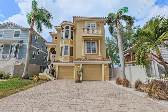 Image No.77-5 Bed Property for sale