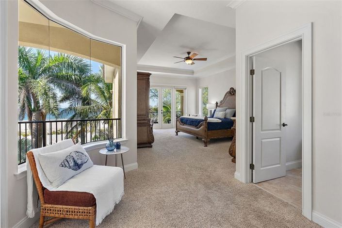 Image No.9-5 Bed Property for sale