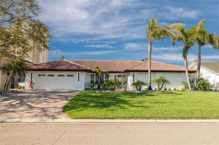 Image No.14-4 Bed Property for sale