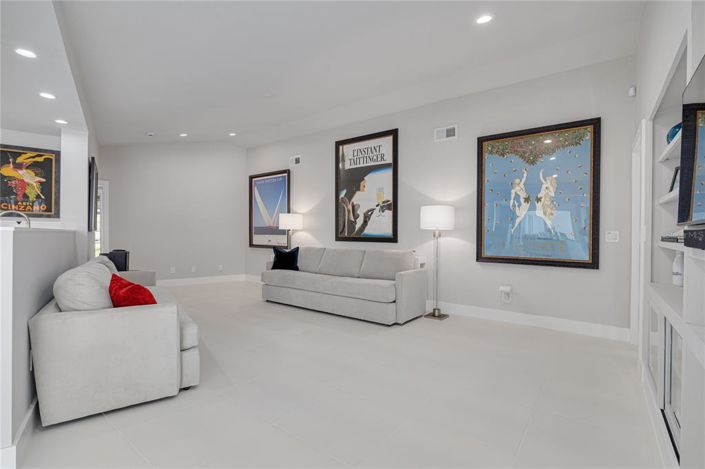 Image No.23-4 Bed Property for sale