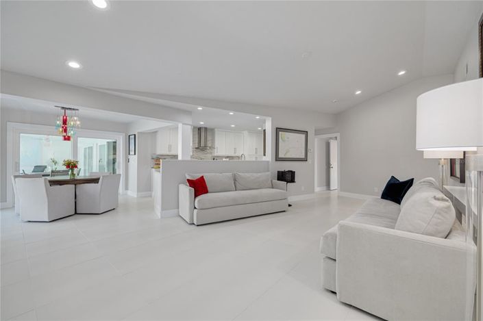 Image No.24-4 Bed Property for sale