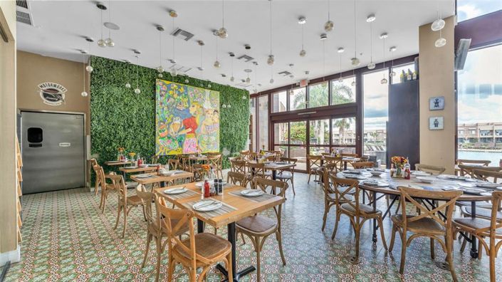 Image No.55-4 Bed Townhouse for sale