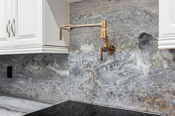 Image No.12-3 Bed Property for sale