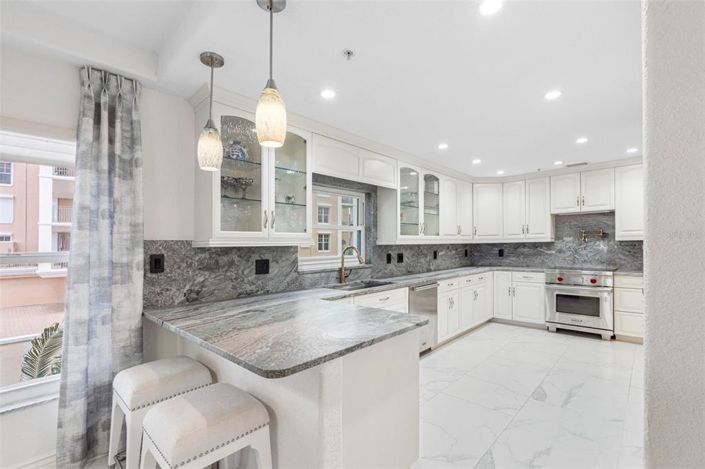 Image No.19-3 Bed Property for sale