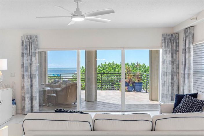 Image No.28-3 Bed Property for sale