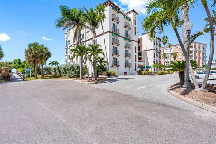 Image No.70-3 Bed Property for sale