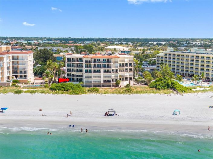 Image No.76-3 Bed Property for sale