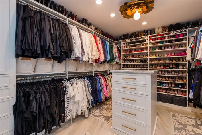 Image No.25-4 Bed Property for sale