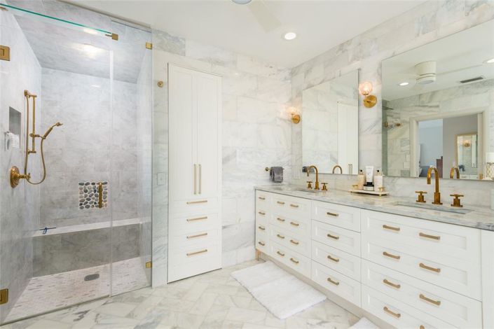 Image No.27-4 Bed Property for sale