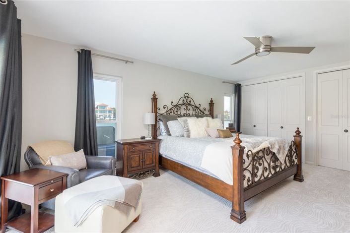 Image No.32-4 Bed Property for sale