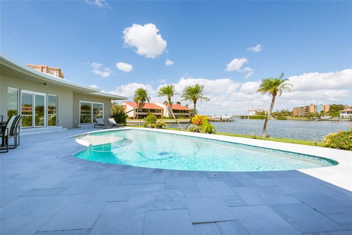 Image No.40-4 Bed Property for sale