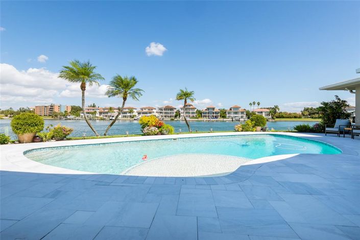 Image No.44-4 Bed Property for sale