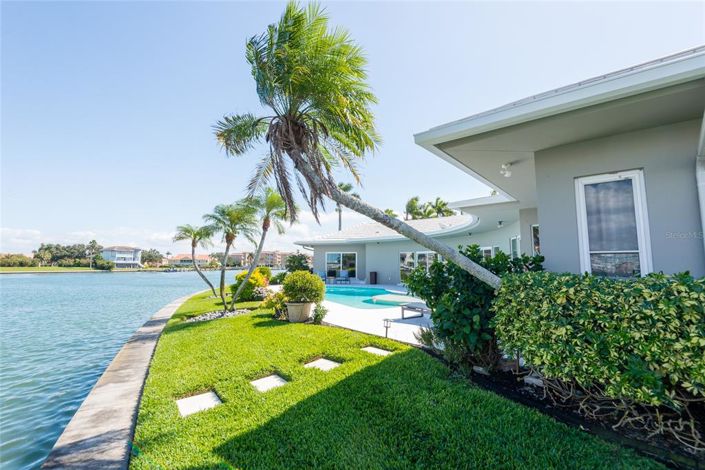 Image No.48-4 Bed Property for sale