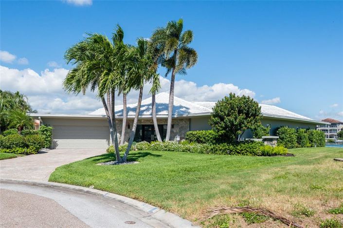 Image No.51-4 Bed Property for sale