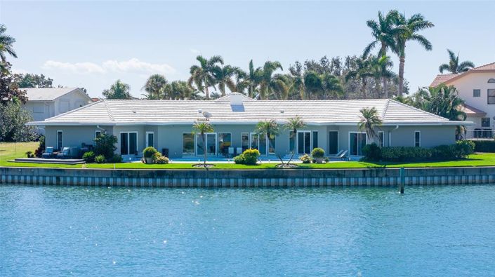 Image No.54-4 Bed Property for sale