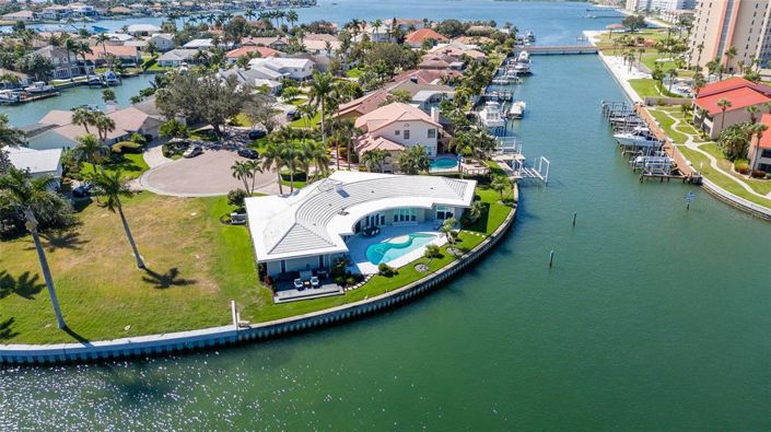 Image No.61-4 Bed Property for sale