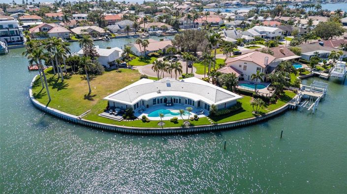 Image No.62-4 Bed Property for sale