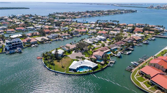 Image No.68-4 Bed Property for sale