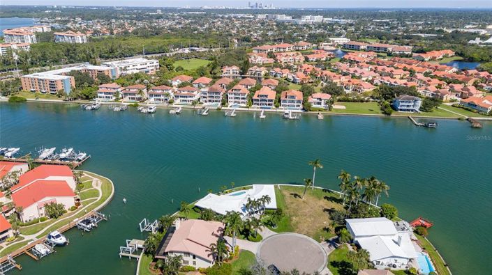 Image No.71-4 Bed Property for sale