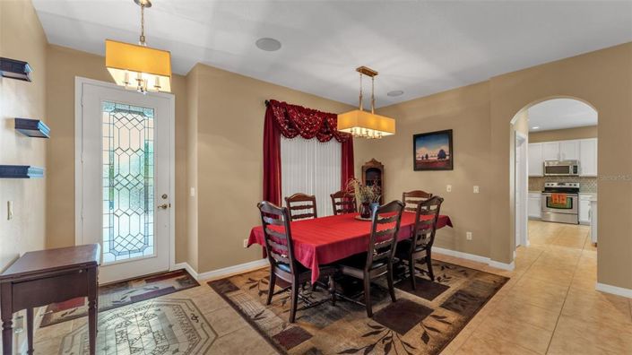 Image No.6-5 Bed Property for sale