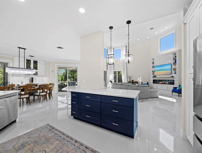 Image No.11-5 Bed Property for sale