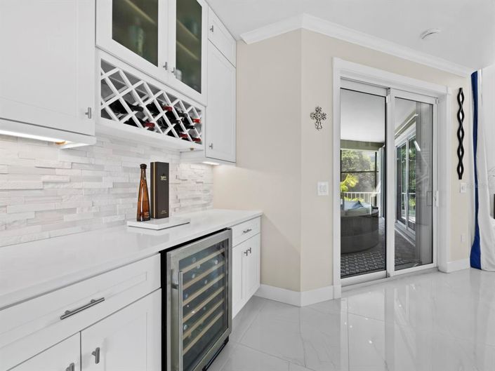 Image No.15-5 Bed Property for sale