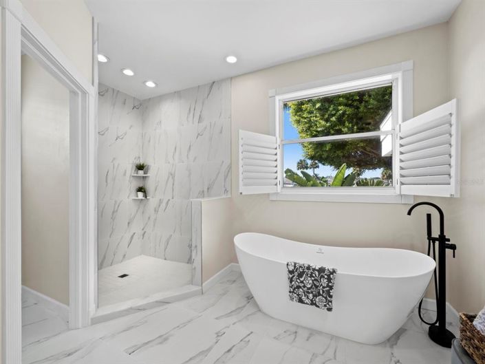 Image No.31-5 Bed Property for sale