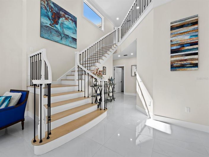 Image No.32-5 Bed Property for sale