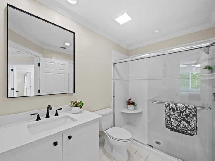 Image No.40-5 Bed Property for sale